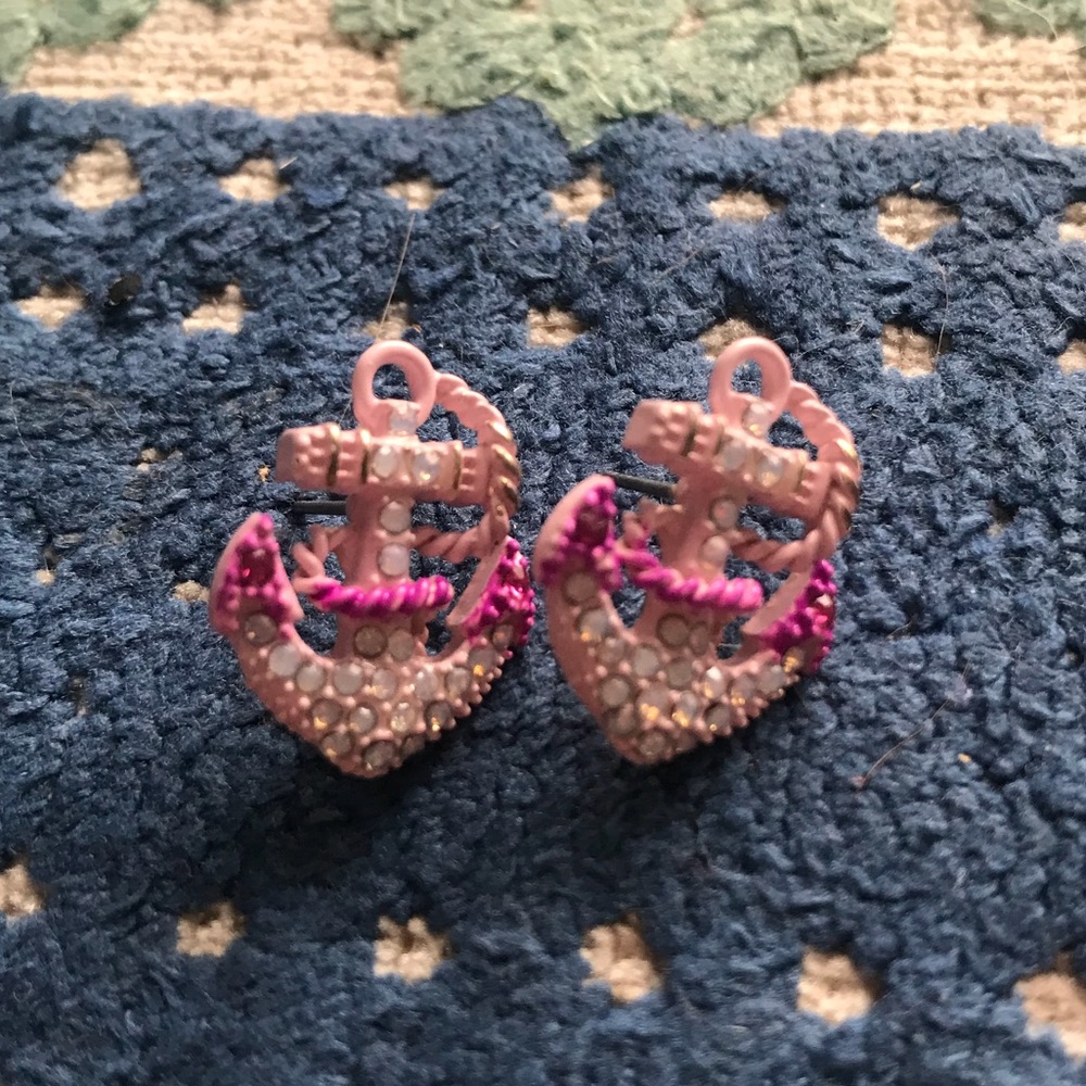 Anker earings